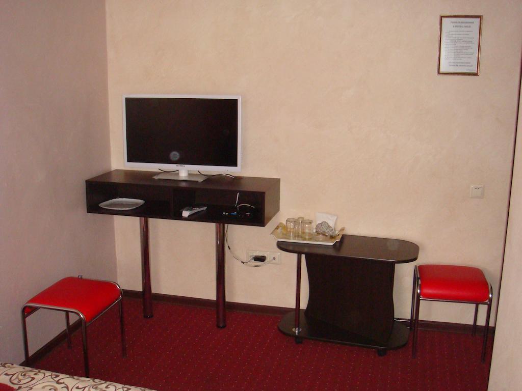 Power House Hotel Lutsʼk Quarto foto